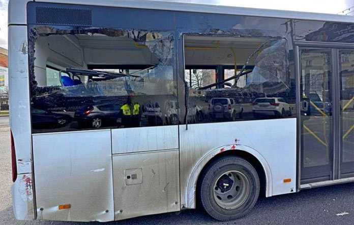 В Уфе столкнулись два пассажирских автобуса, пострадала девушка