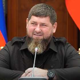 «Я его убью!»: Кадыров заявил, что намерен расстрелять каждого, кто скажет его дочери снять хиджаб — это мои личные враги и враги ислама