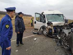 В аварии пассажирского автобуса и легковушки погиб судья Верховного суда Башкирии (ВИДЕО)
