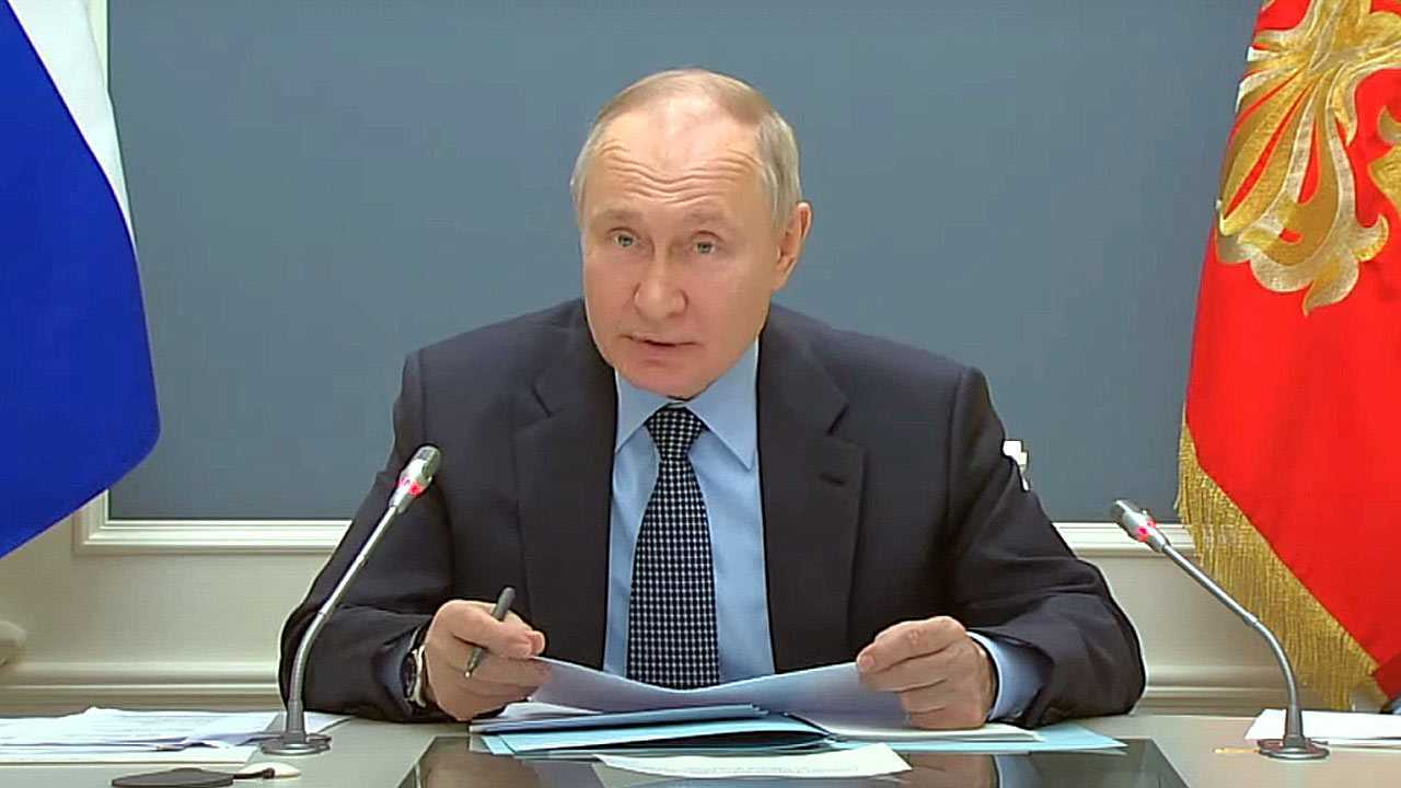 Путин перенес празднование Дня молодежи