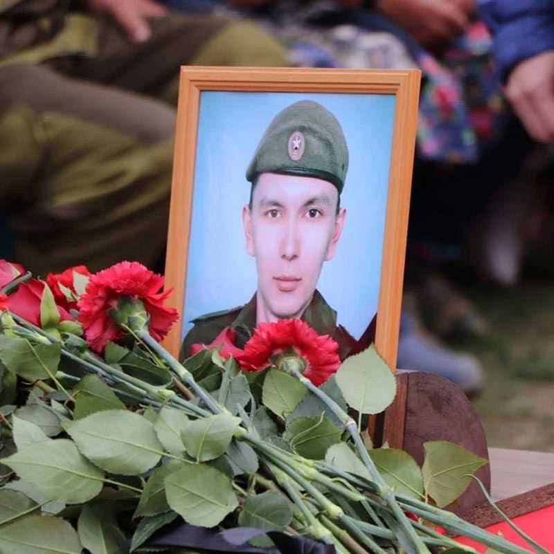В Башкирии попрощались с погибшим в спецоперации Евгением Шамшитовым