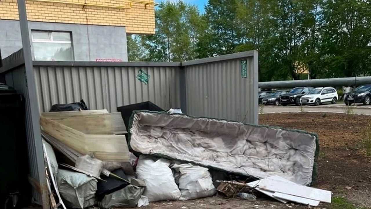 В Башкирии на мусорную площадку выкинули гроб