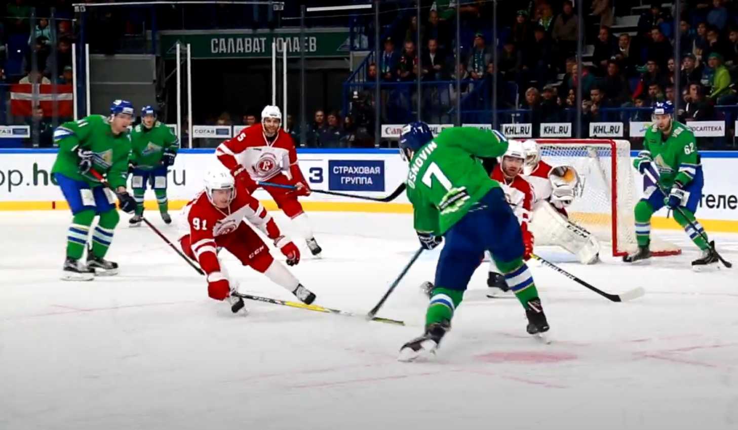Санкции КХЛ: «Салават Юлаев» лишен регистрации контрактов хоккеистов из-за долгов по зарплате