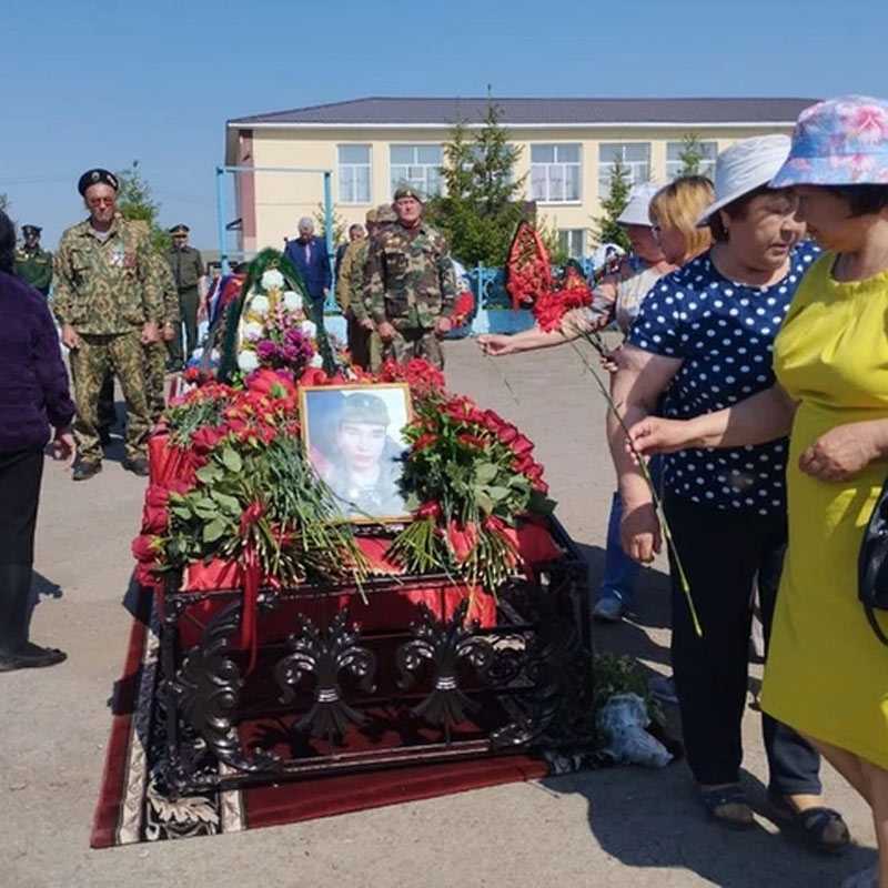 В Башкирии простились с погибшим в зоне СВО Салаватом Тагировым