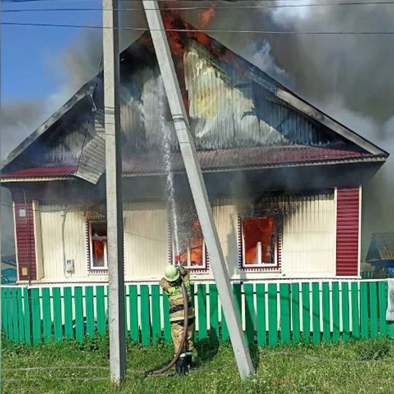 В Башкирии в частном жилом доме при пожаре погибли отец с сыном