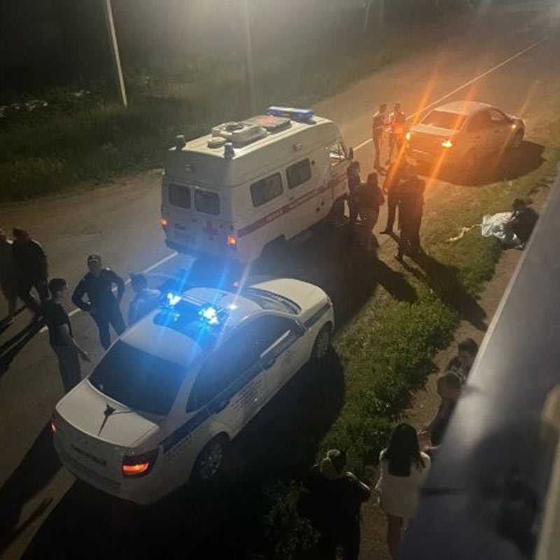 В Башкирии под окнами дома обнаружили тело молодой женщины
