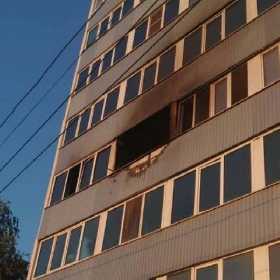 В Уфе из-за пожара в квартире жильцам дома пришлось экстренно эвакуироваться
