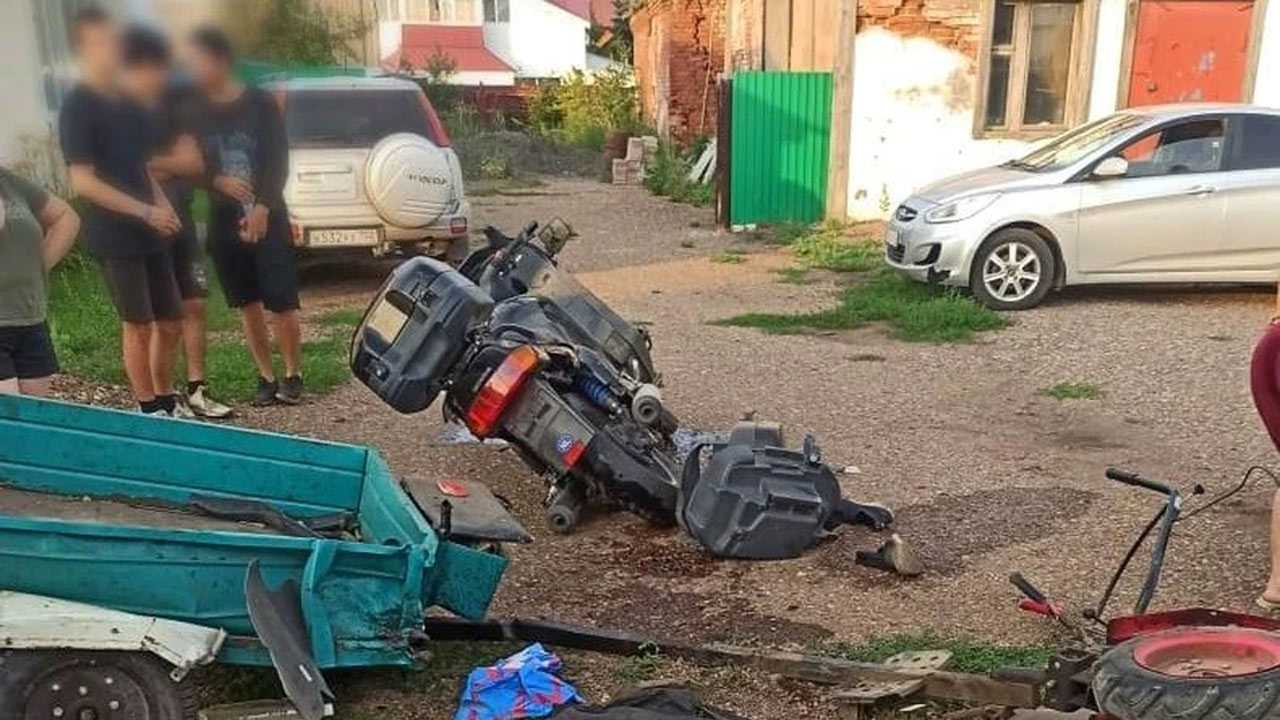 В Башкирии в аварии с мотоциклом погиб водитель мотоблока с тележкой