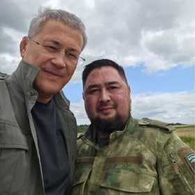 Глава Башкирии встретился с Азатом Бадрановым в зоне спецоперации