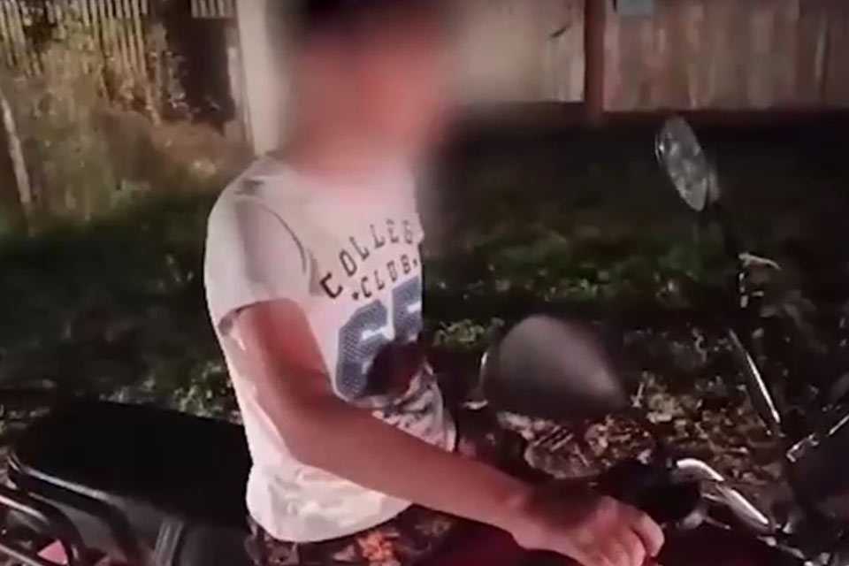 В Башкирии подросток на мопеде сбил ребенка и спрятался в подвале