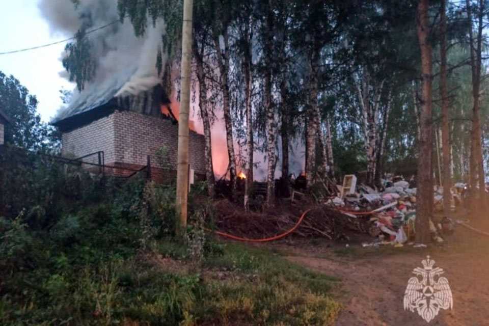 В Башкирии во время пожара в кирпичном доме погибла женщина