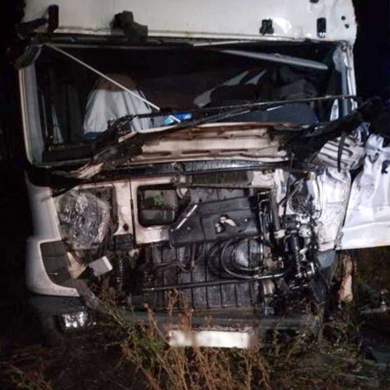 В Башкирии два водителя пострадали в аварии с грузовиком