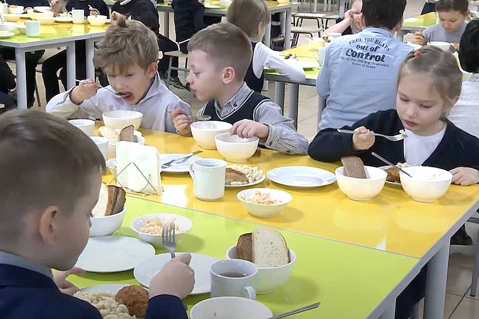 В Роспотребнадзоре по Башкирии назвали нормы порций в школьных столовых