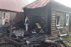 В Башкирии в сгоревшем доме обнаружили тела мужчины и его сожительницы