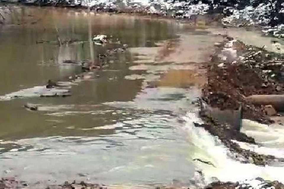 В Башкирии из-за осадков затопило мост через реку Большой Нугуш