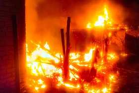 Вспыхнувший пожар уничтожил три дома в СНТ под Стерлитамаком