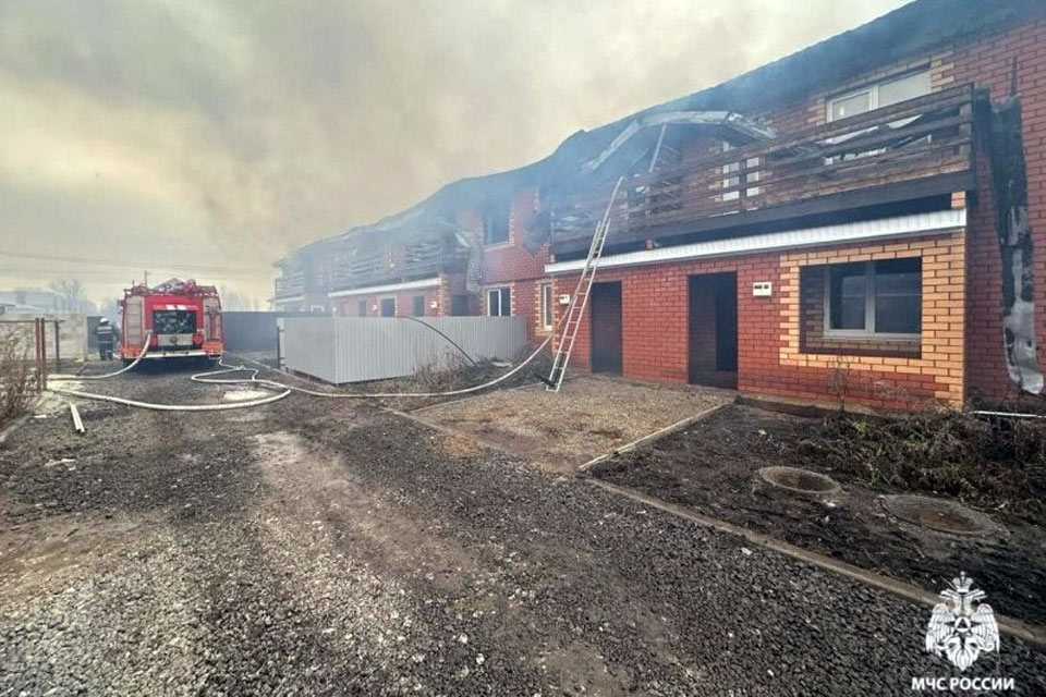 В Кармаскалинском районе Башкирии произошел пожар в многоквартирном доме - видео