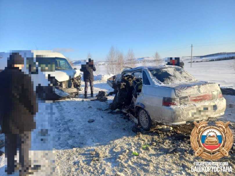 Авария на трассе Белорецк-Учалы-Миасс в Башкирии: погибли водитель и пассажир