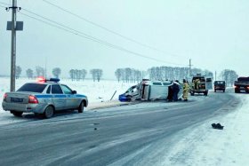На дороге Уфа-Кабаково в ДТП с Renault Sandero и Lada Kalina погибли два человека - видео