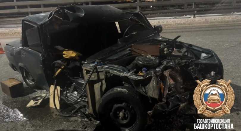 В Уфе 16-летний водитель врезался в снегоуборочную машину, погибла несовершеннолетняя пассажирка