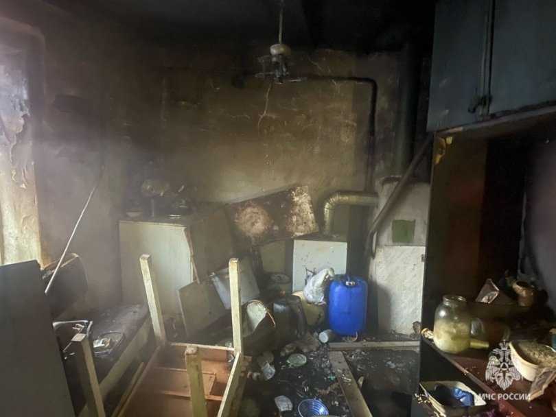 В Башкирии при пожаре в доме погибли двое мужчин