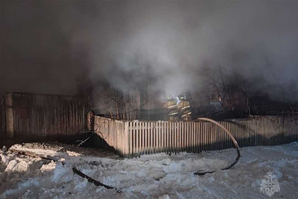 В Башкирии 45-летняя женщина погибла в огне, вернувшись в горящий дом за документами