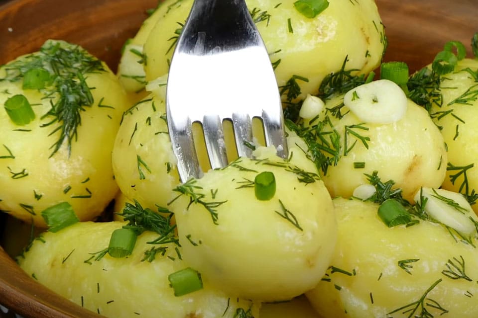 Быстро и вкусно: как сварить картошку за 10 минут