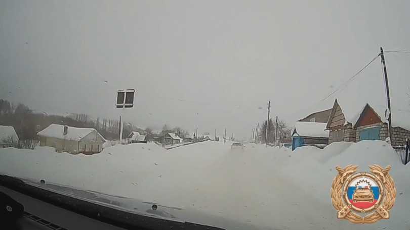 В Башкирии лихач на Chevrolet Lacetti пытался уйти от погони ДПС - видео