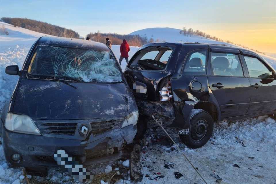 На волосок от гибели: жуткое ДТП в Башкирии чудом не унесло жизни водителей