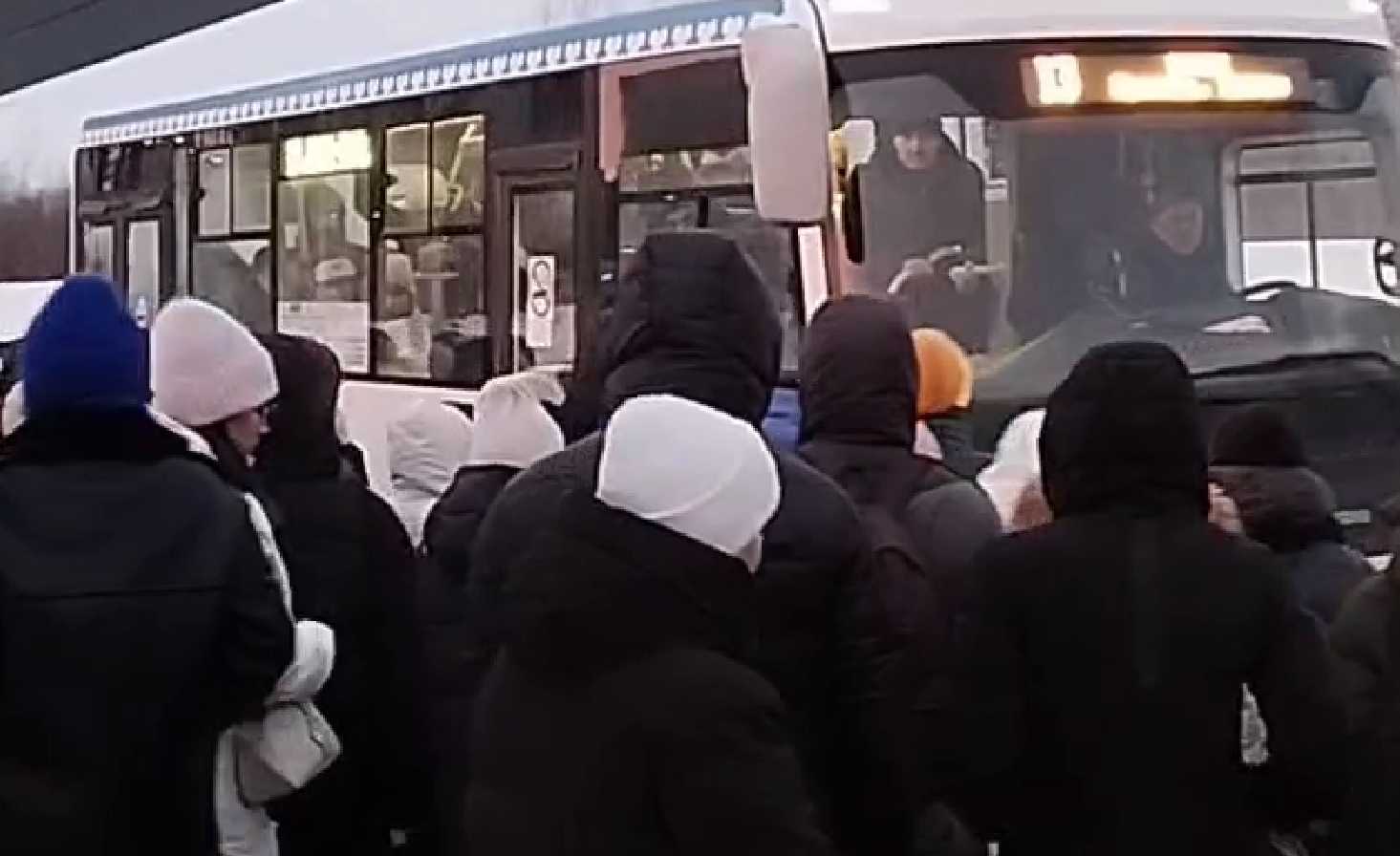 «Замерзаем и опаздываем»: уфимцы жалуются на отсутствие автобусов в Кузнецовском затоне
