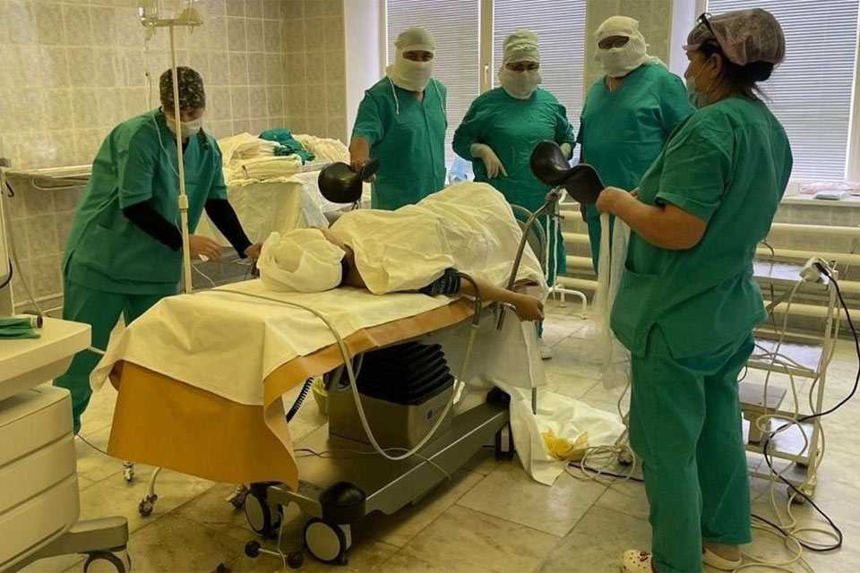 В Уфе врачи спасли роженицу с выпавшей опухолью кишечника