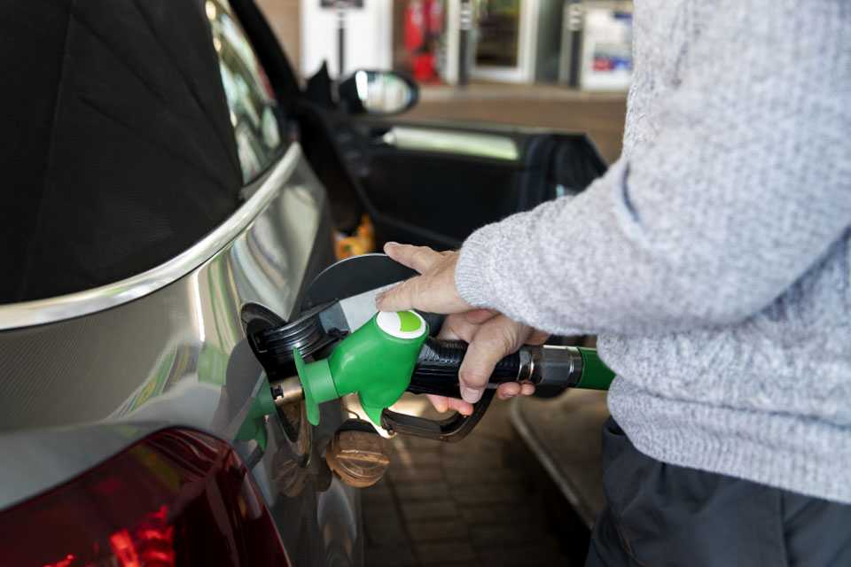 Правительство приняло экстренные меры: цены на топливо будут стабильными до выборов