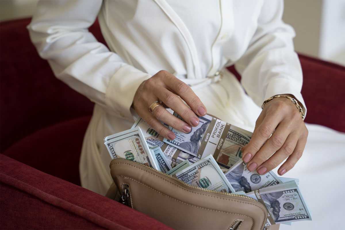 Мешки с деньгами: известный астролог рассказал, кому обязательно покупать лотерейный билет в марте