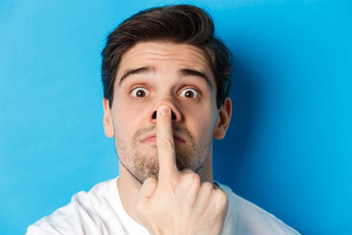 Угроза из глубины ноздрей: чем опасно увлечение ковырянием в носу