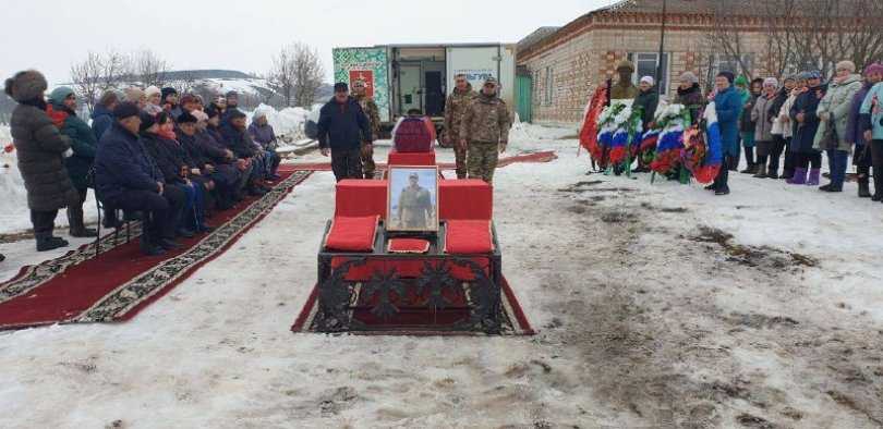 В Башкирии похоронили участника СВО Рената Саббахова