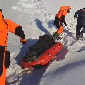 В Башкирии спасли пару маралов, оказавшихся в западне на льдине