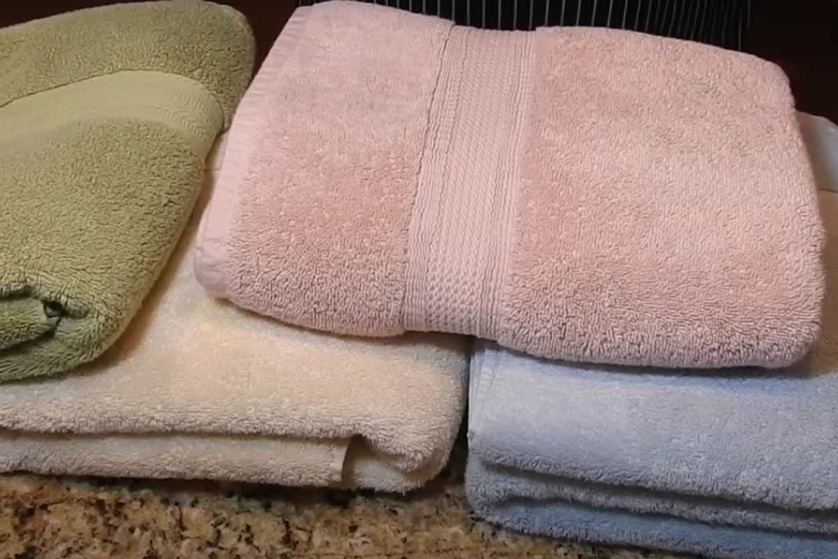 Махровые полотенца станут мягкими как пух: добавьте это во время стирки
