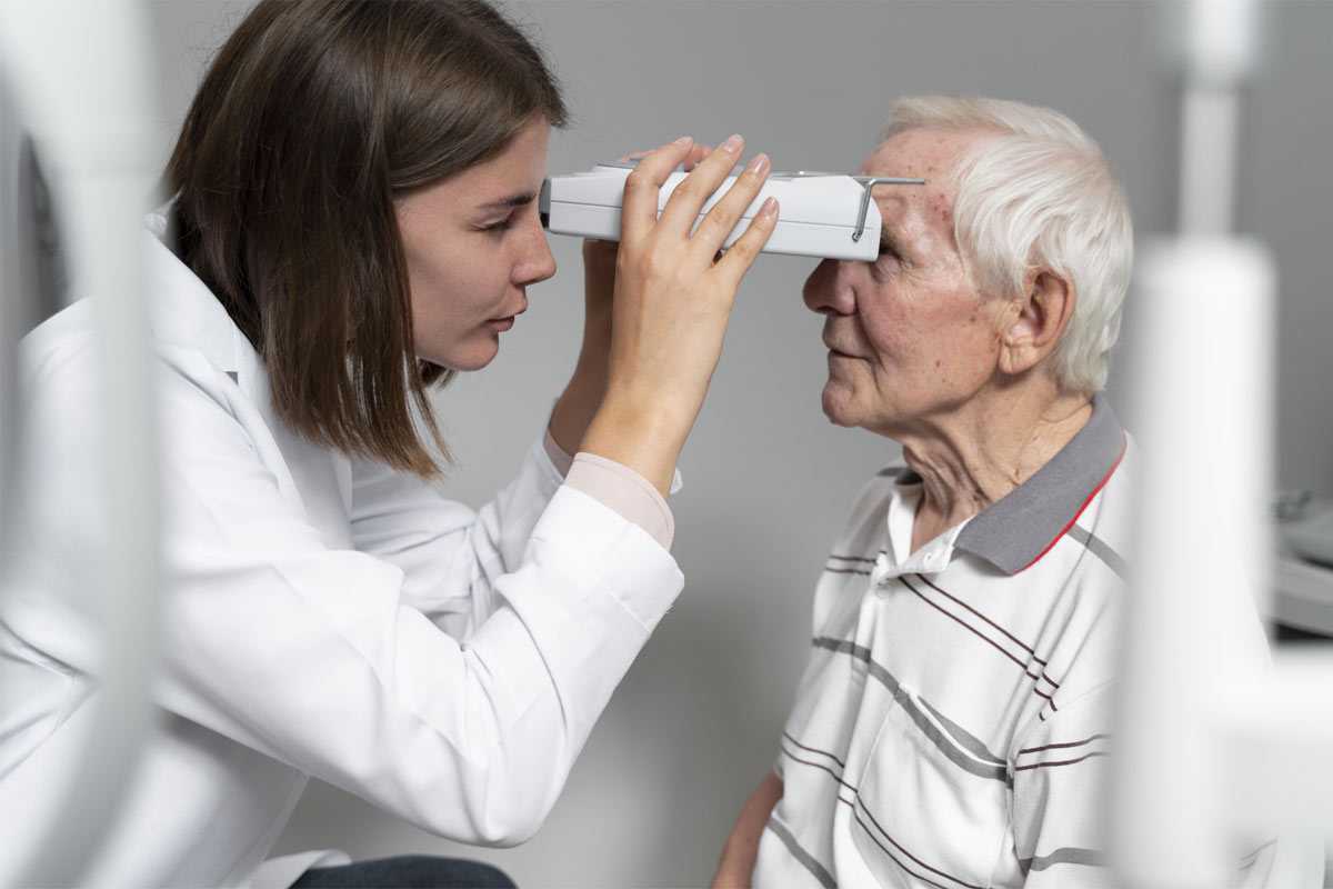 Добавьте это в рацион: врач назвал продукты для защиты глаз от катаракты