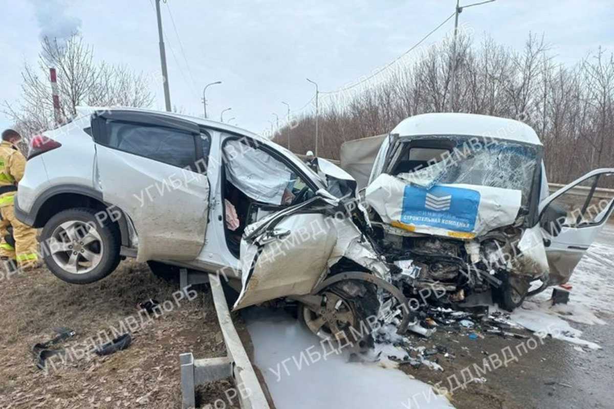 В Уфе в ДТП с Honda CR-V и «Газелью» погиб пассажир