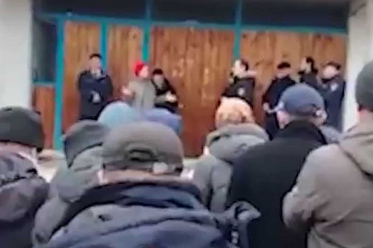Депутат в Башкирии со сцены назвала православного активиста «шайтаном» - видео
