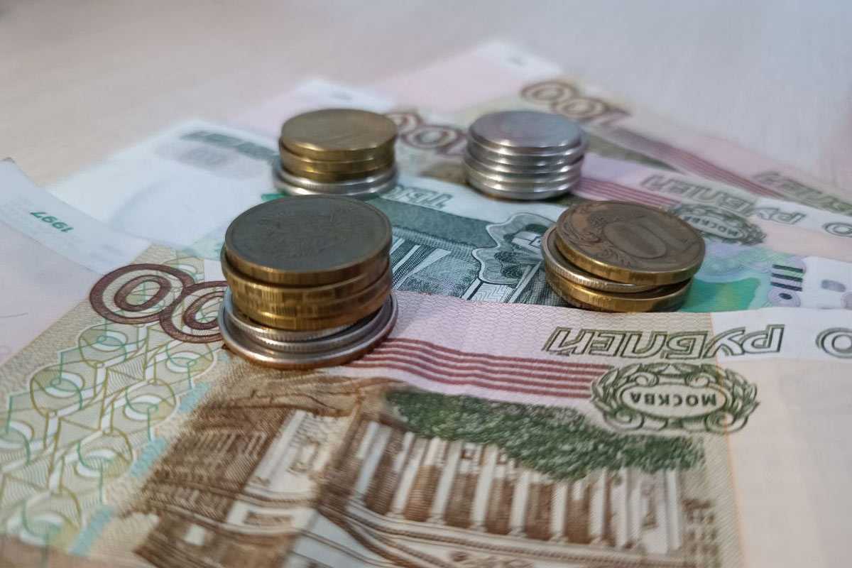 Уже с  3 мая: этим пенсионерам зачислят более 8 000 рублей на карты