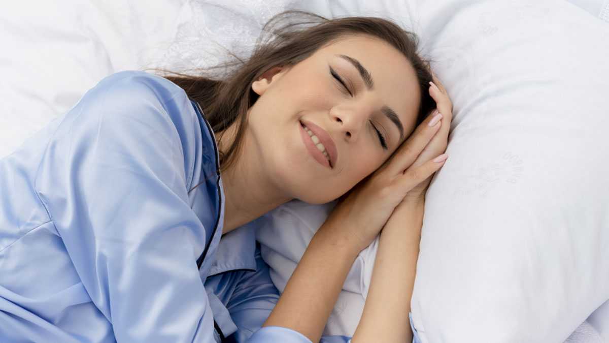 Будете спать, как младенец: специалист назвал лучший способ победить бессонницу