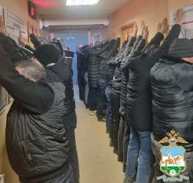 В Уфе силовые структуры проверили соблюдение миграционного законодательства на рынках и в ТЦ