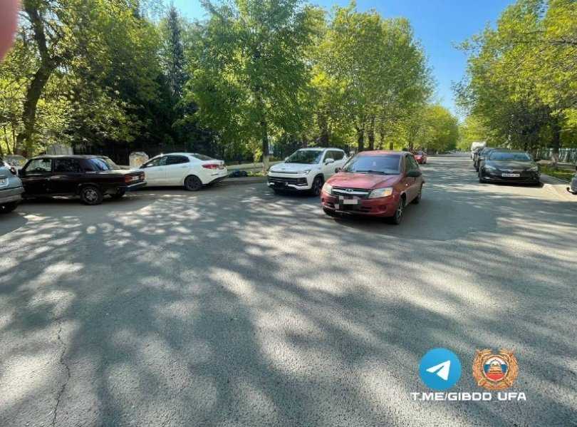 В Уфе столкнулись две «Лады»: один водитель пострадал