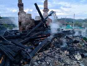 В Башкирии сгорел дом семьи с четырьмя детьми