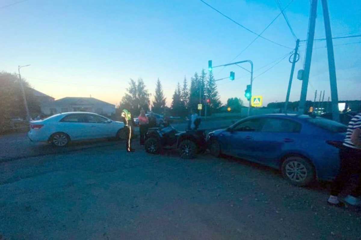 В Уфе в аварии с квадроциклом пострадали двое подростков | 12.06.2024 |  Новости Уфы - БезФормата