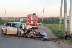 На трассе в Башкирии в ДТП  с грузовиком погиб человек, трое пострадали