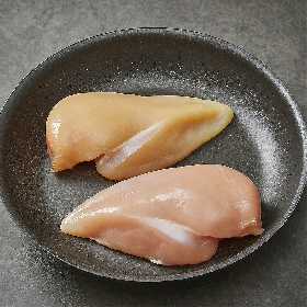 Даже по акции не берите: эти полосы на куриной грудке сигнализируют об опасности