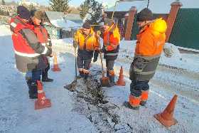 В уфимском дворе обвалился грунт после коммунальной аварии