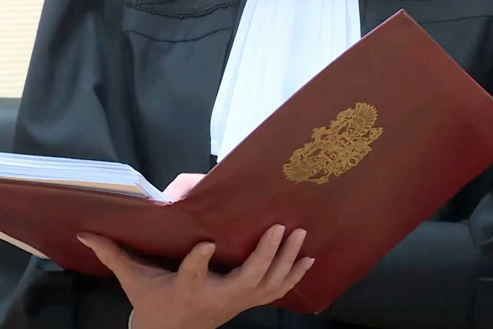 В Башкирии водитель получил 2 года колонии за попытку дать взятку инспекторам ДПС